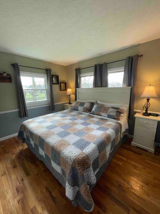 Bourbon Trail Cabin On The Farm Lawrenceburg Extérieur photo