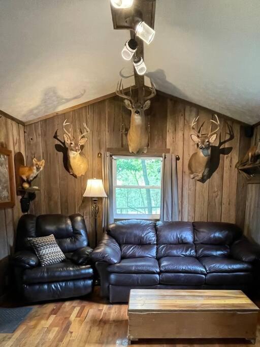 Bourbon Trail Cabin On The Farm Lawrenceburg Extérieur photo