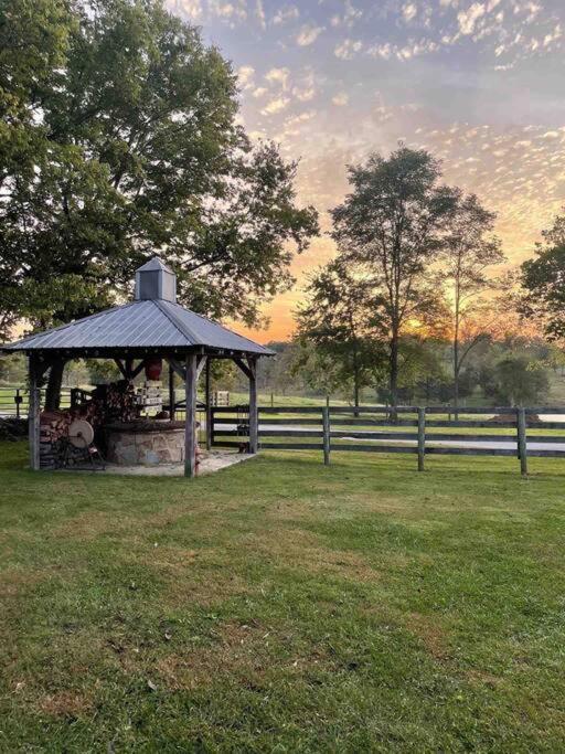 Bourbon Trail Cabin On The Farm Lawrenceburg Extérieur photo