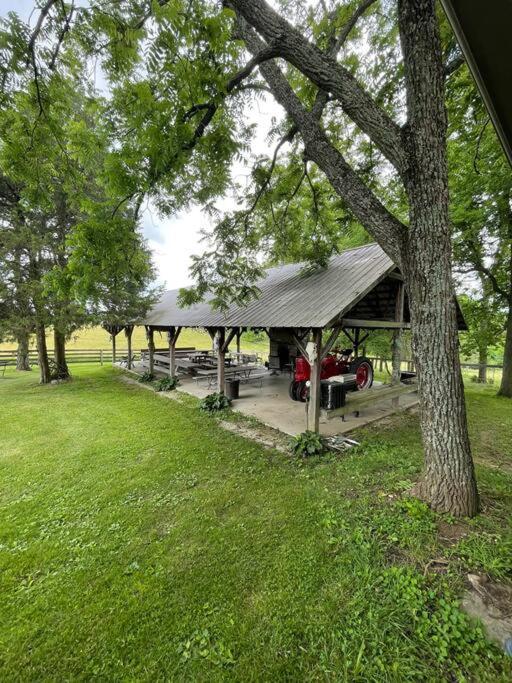 Bourbon Trail Cabin On The Farm Lawrenceburg Extérieur photo