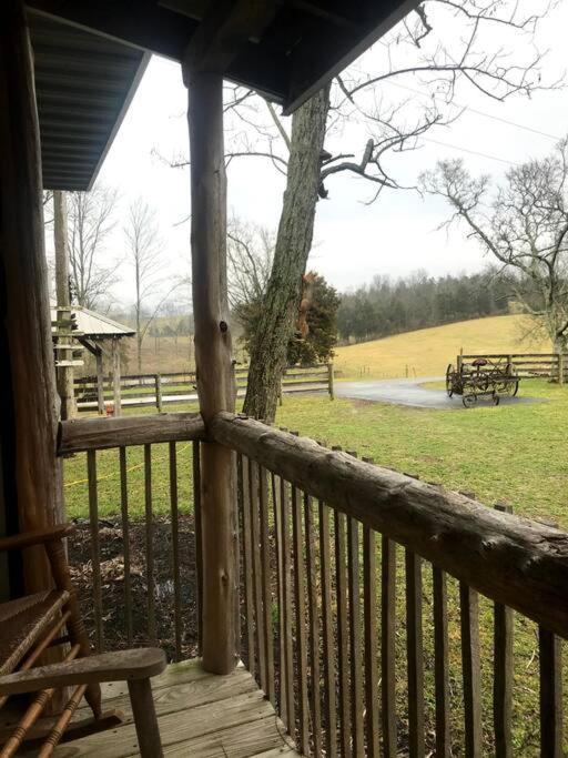 Bourbon Trail Cabin On The Farm Lawrenceburg Extérieur photo